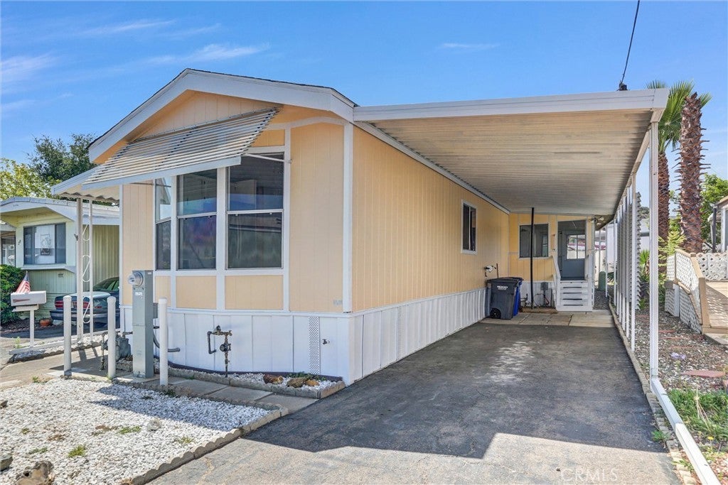 Photo of Listing #IV25238165