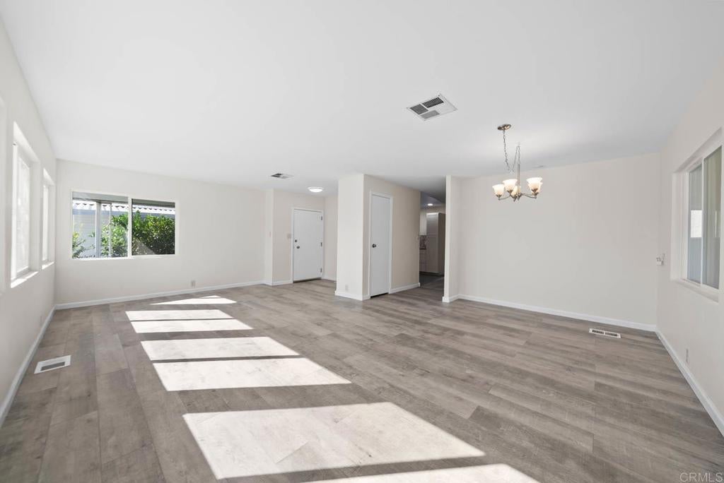 Photo of Listing #PTP2507795