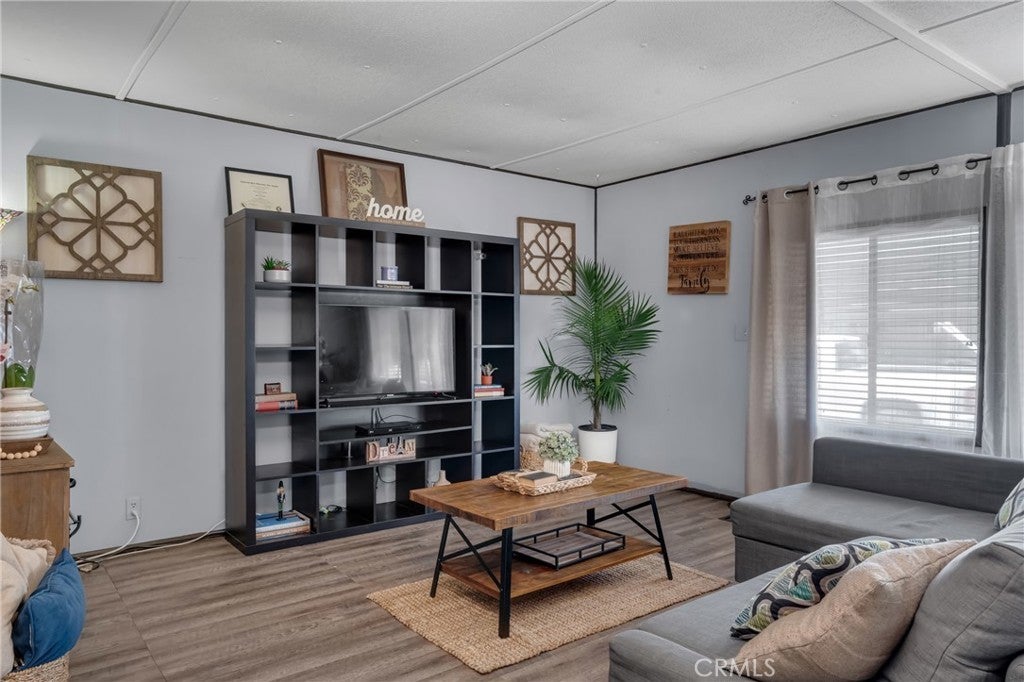 Photo of Listing #DW25243626