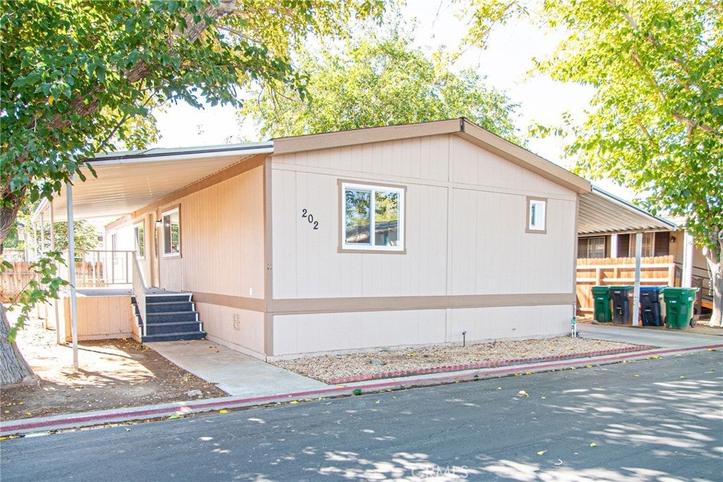 Photo of Listing #SR25242452