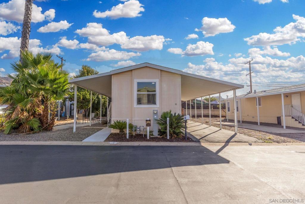 450 Bradley Ave # 18, El Cajon