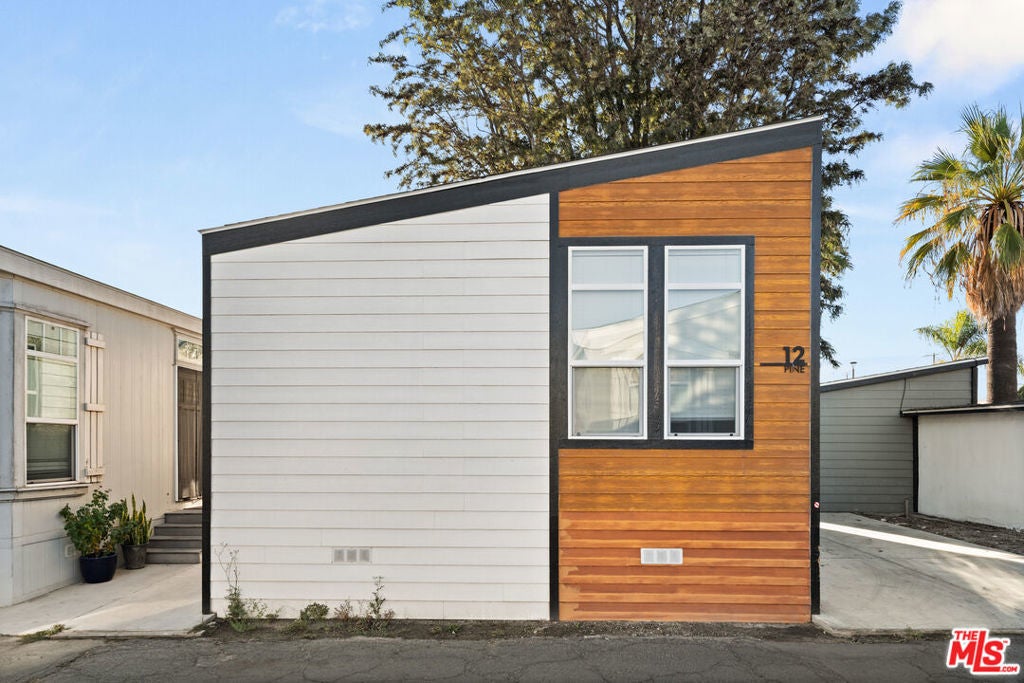 8250 Lankershim Boulevard # 109, North Hollywood