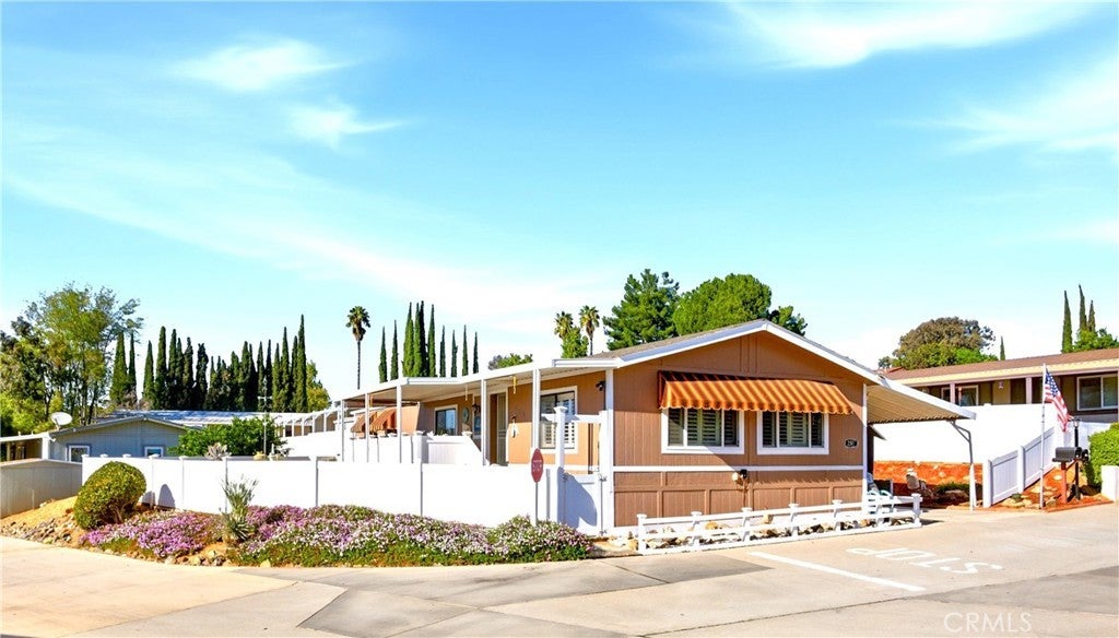 Photo of Listing #IV25248738