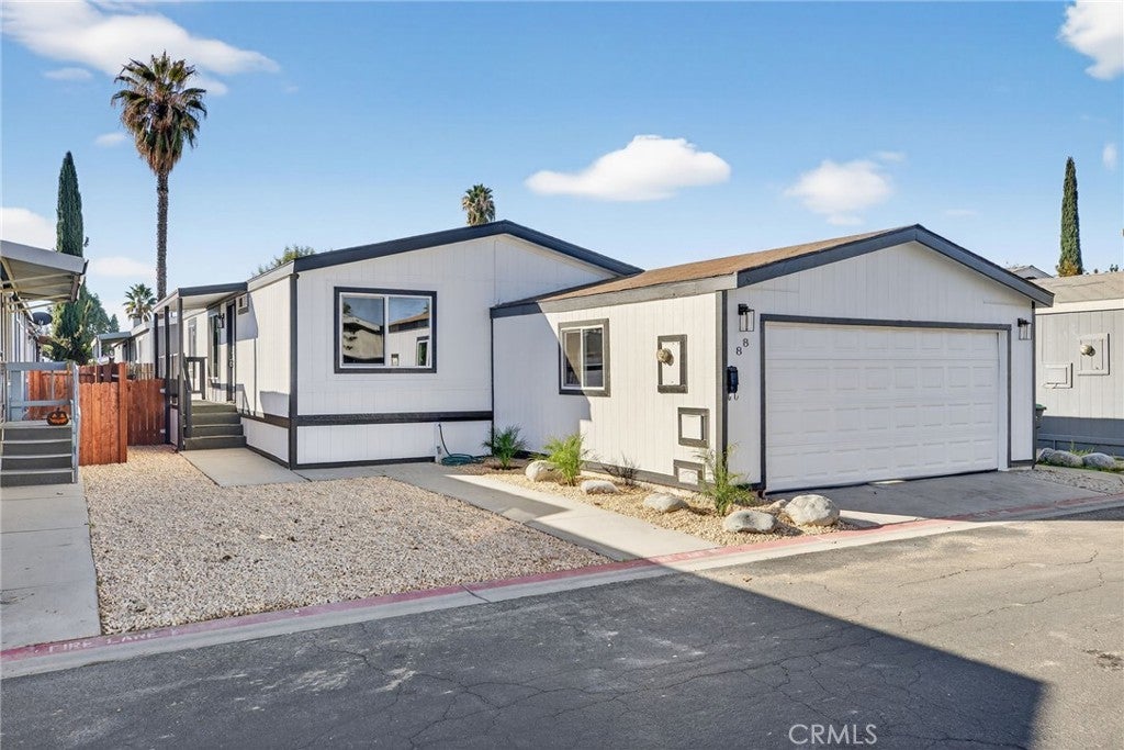 Photo of Listing #IV25250474