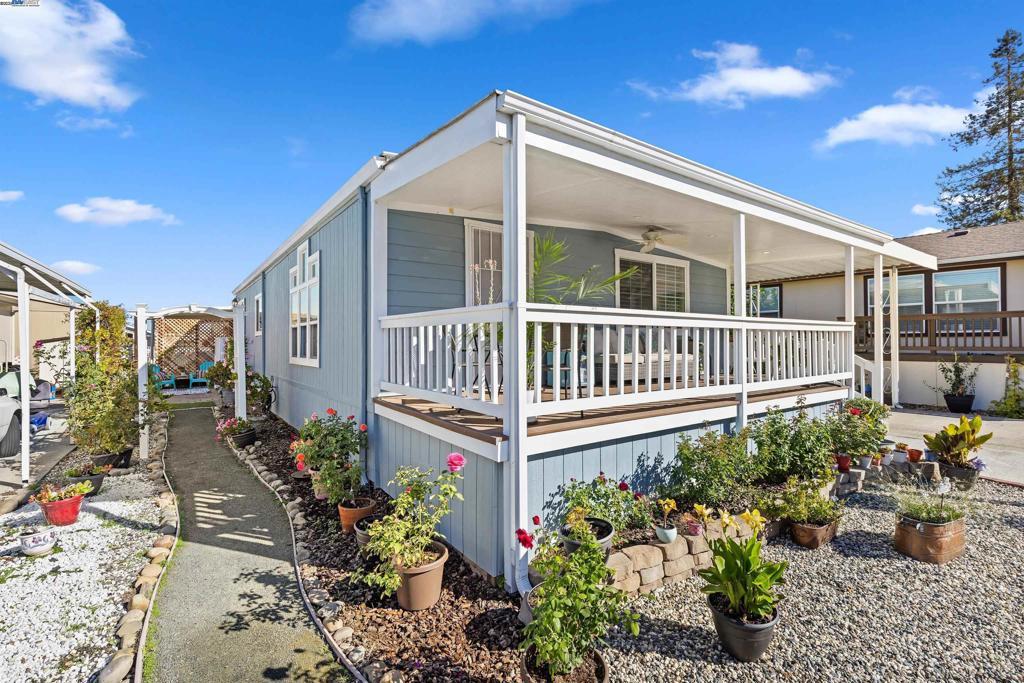 Photo of Listing #41116244