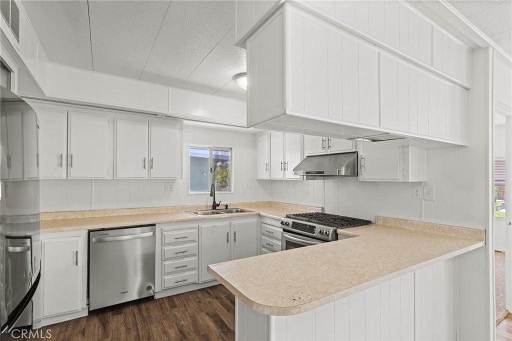 Photo of Listing #IV25253659