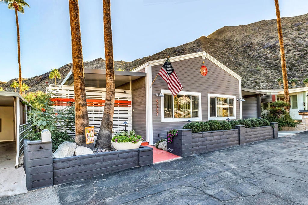 527 Jade Lane, Palm Springs