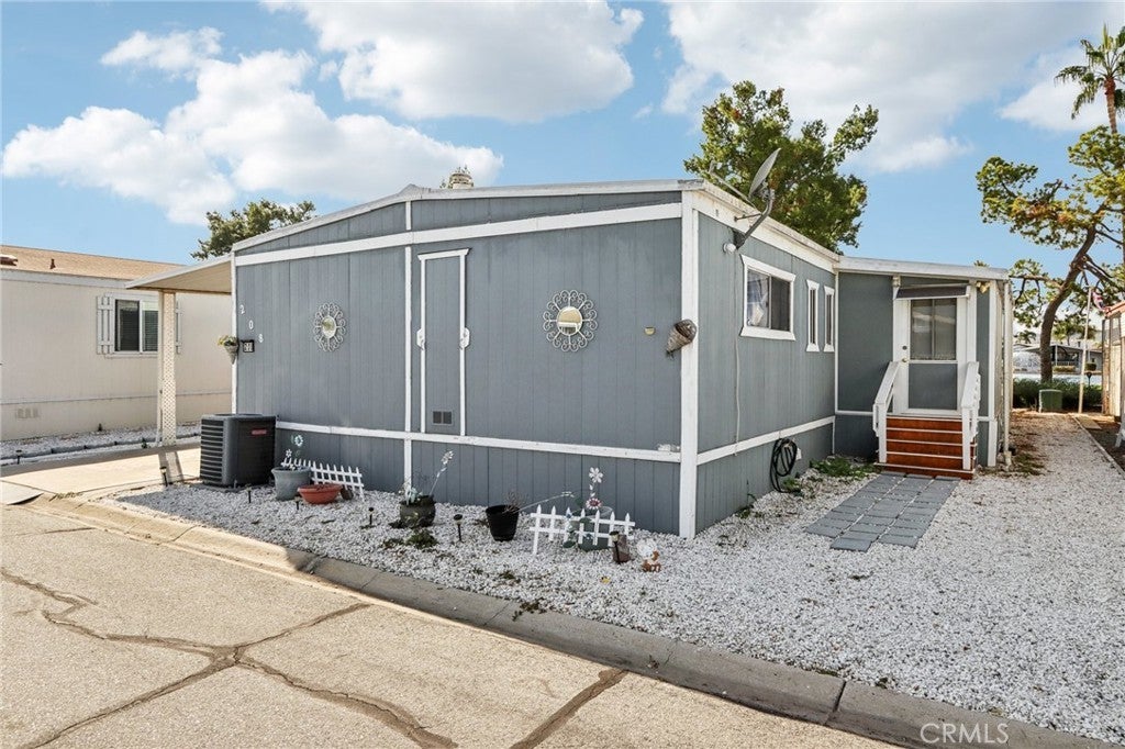 Photo of Listing #DW25249017