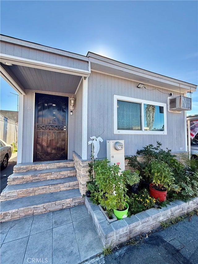 22335 S Vermont 10, Torrance.