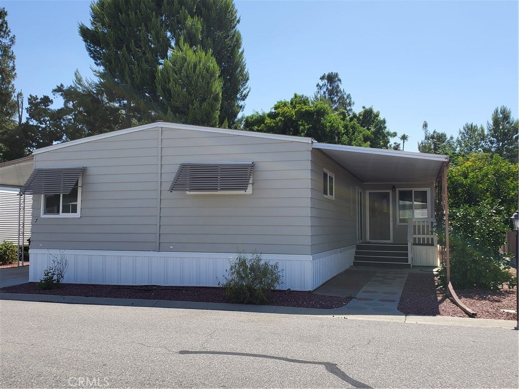 Photo of Listing #IV25258997