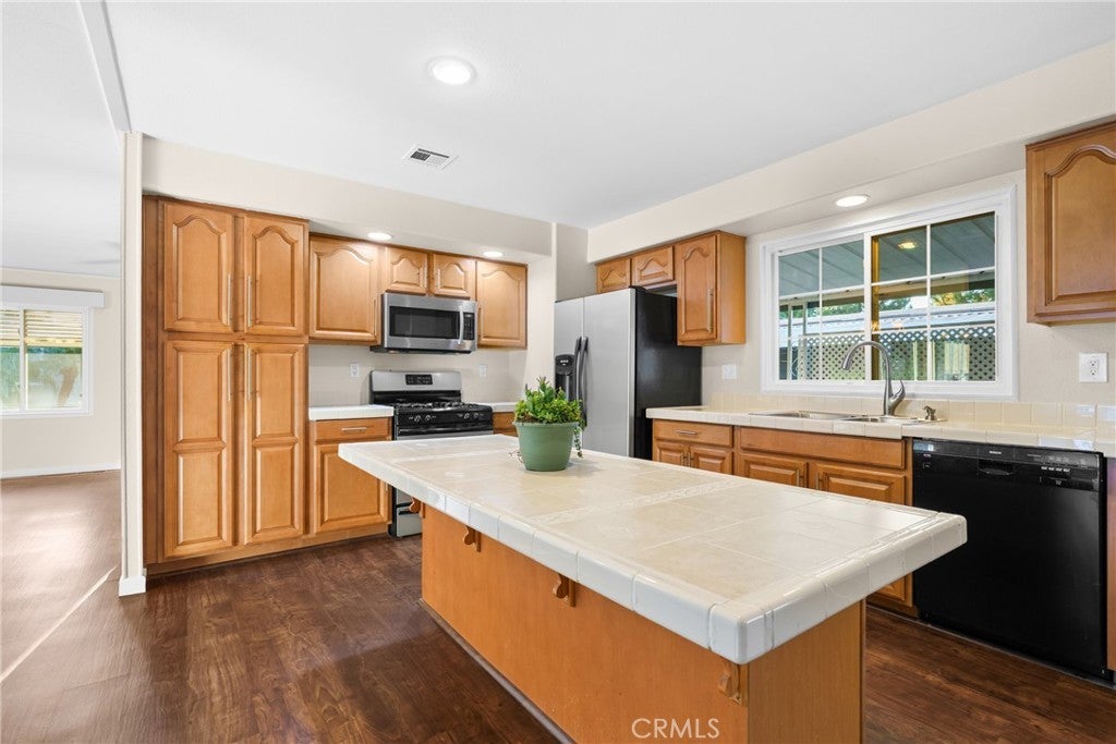 Photo of Listing #OC25266361