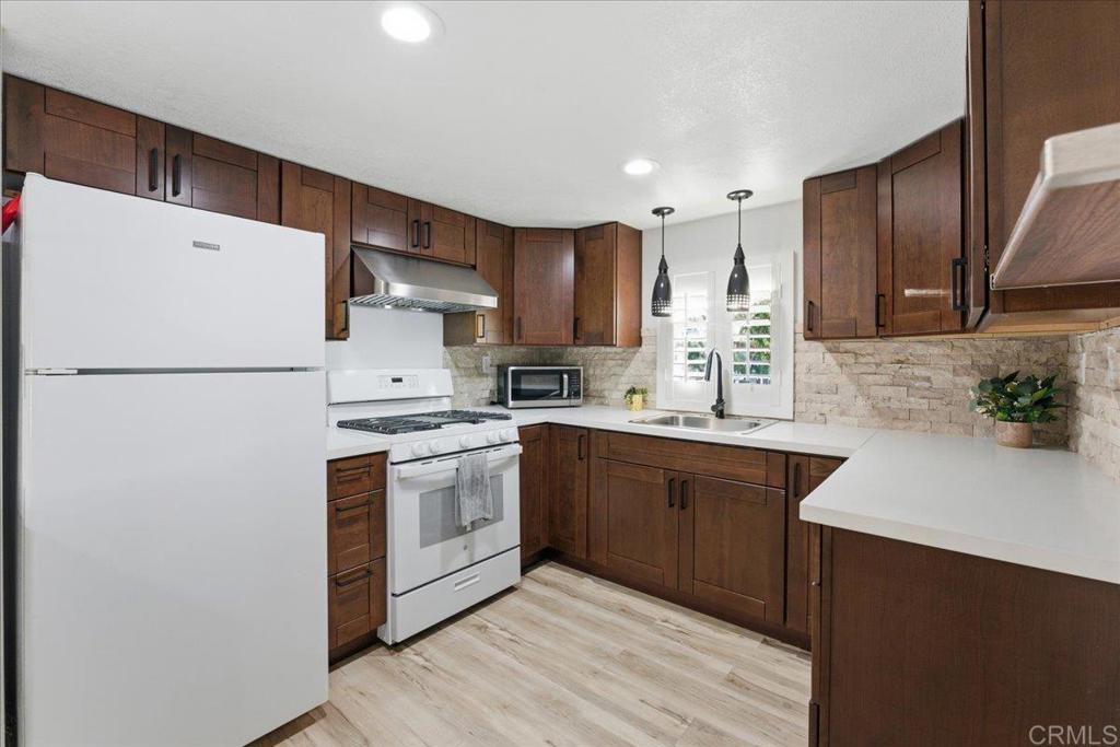 Photo of Listing #PTP2508787