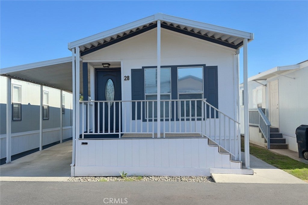 Photo of Listing #IV25267075