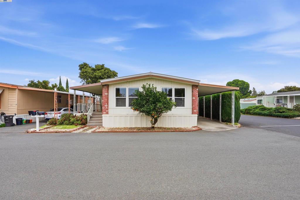 Photo of Listing #41118521