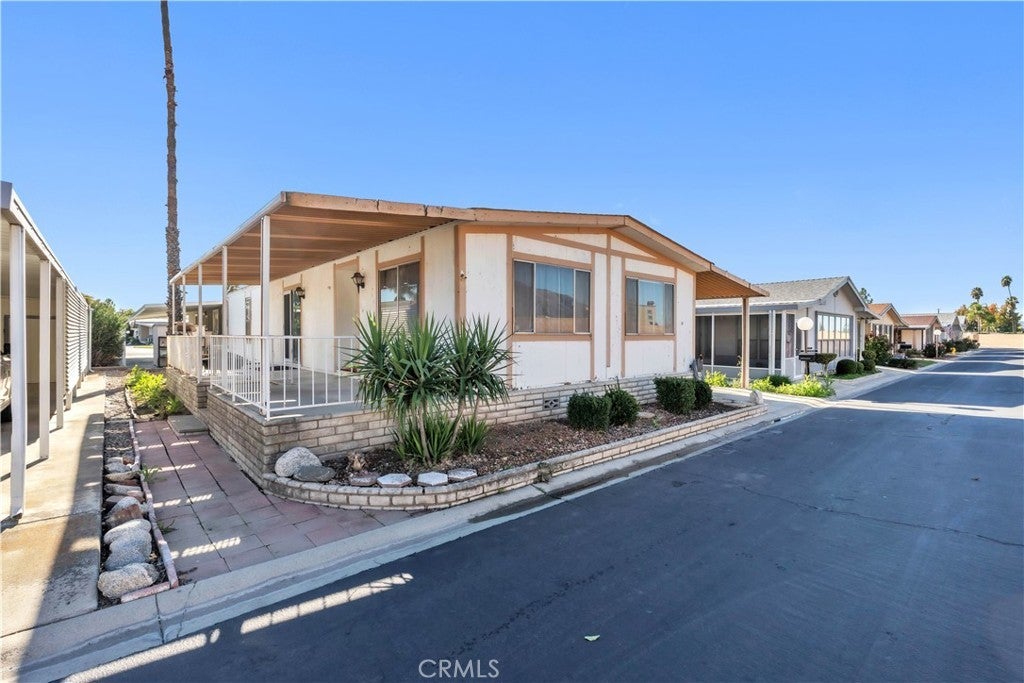 Photo of Listing #DW25272408