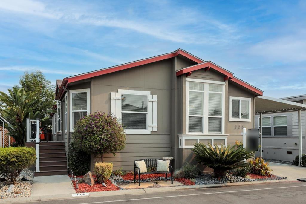 Photo of Listing #ML82029061