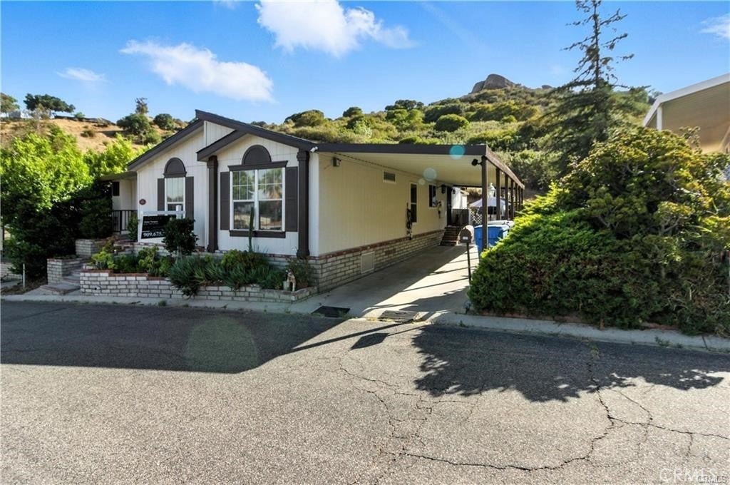 Photo of Listing #IV25276466