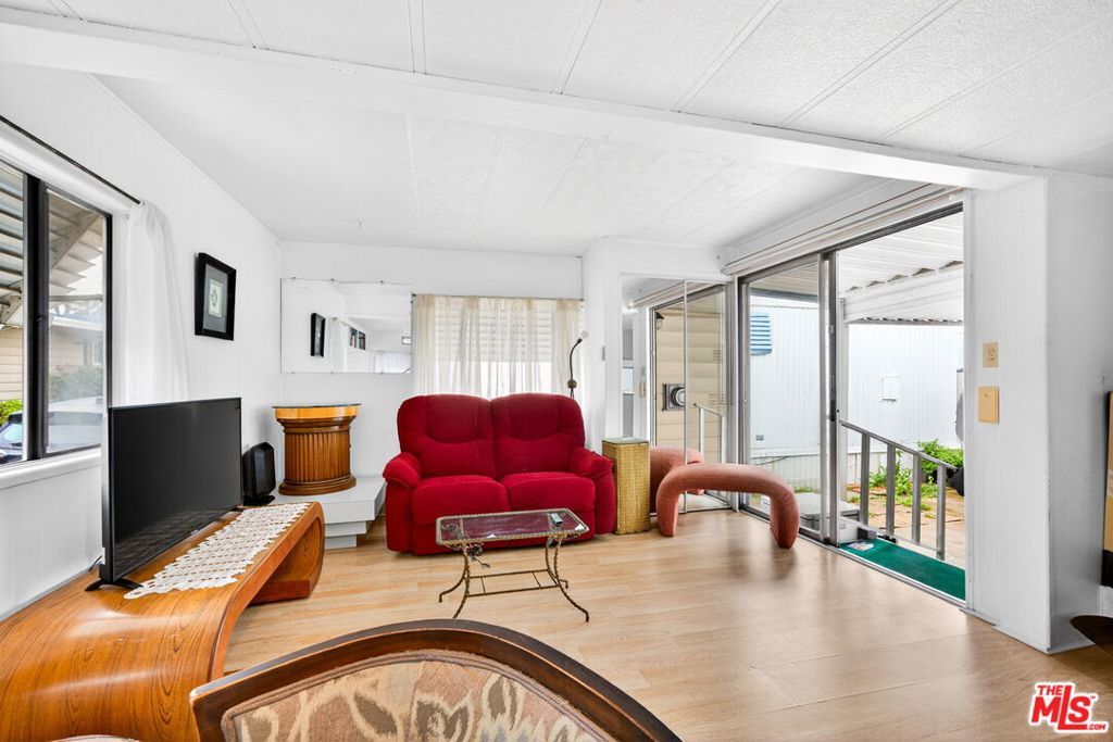 Photo of Listing #25631969