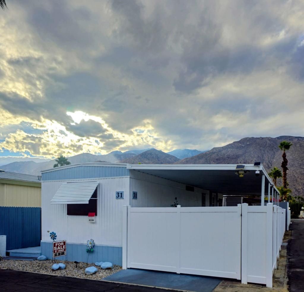 31 Black Hawk Street, Palm Springs