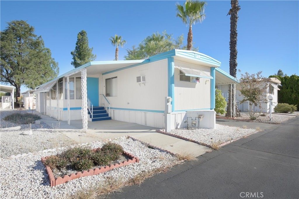 725 W Thornton # 41, Hemet