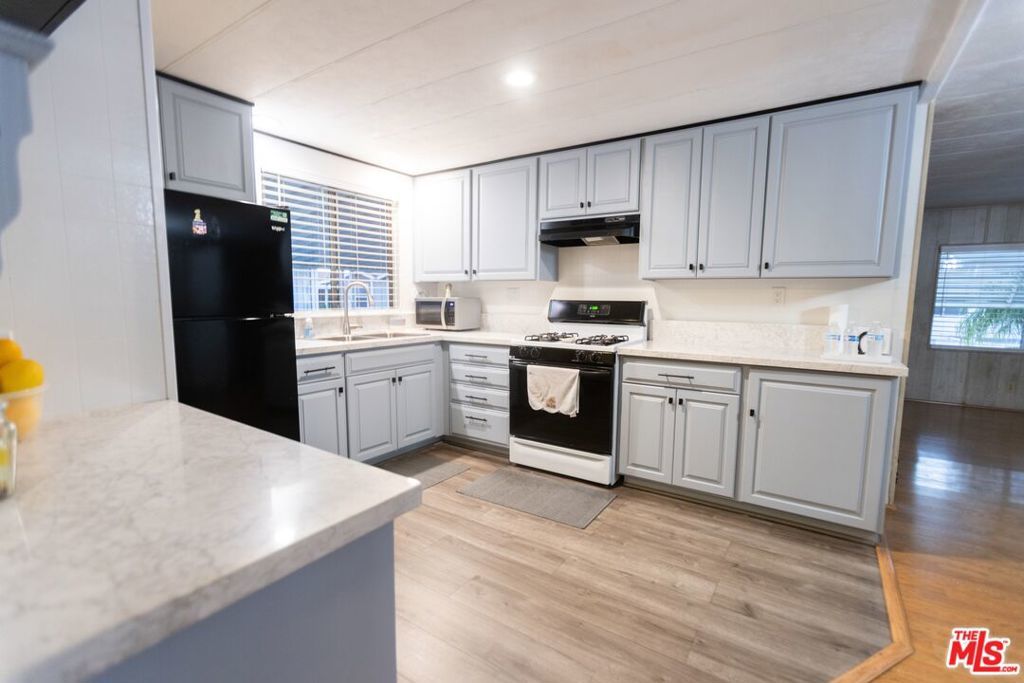 Photo of Listing #26639033