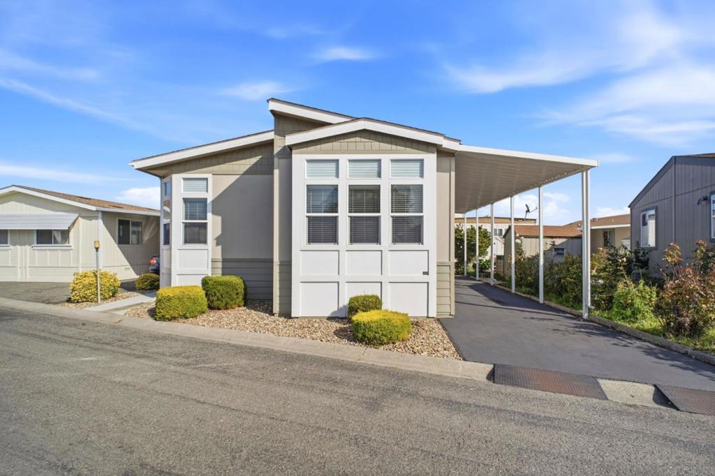 Photo of Listing #ML82033743