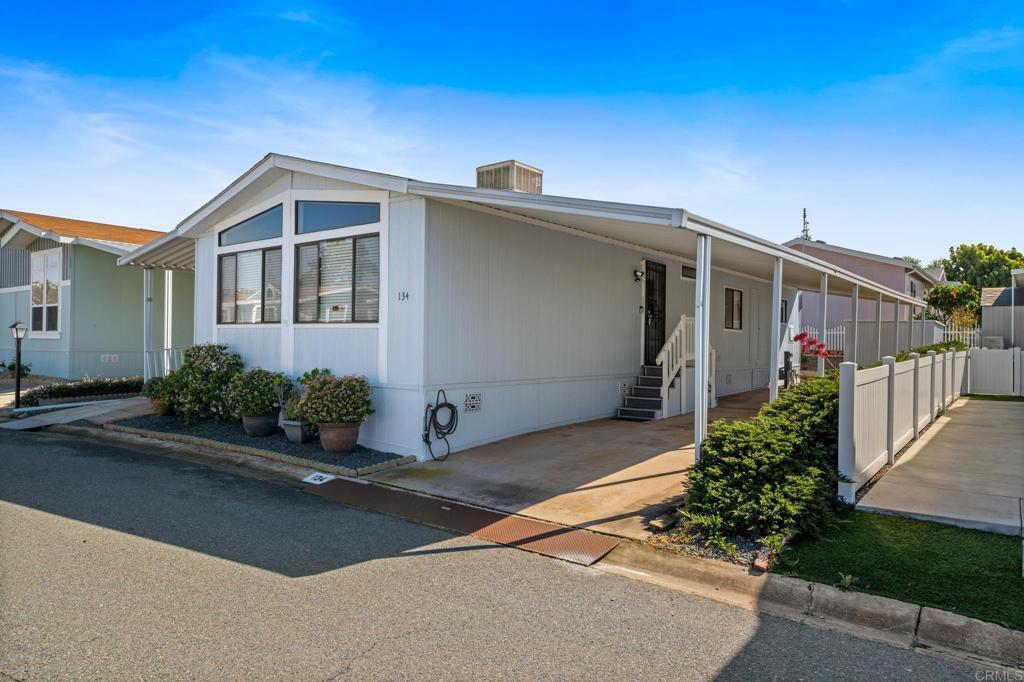 Photo of Listing #PTP2601367