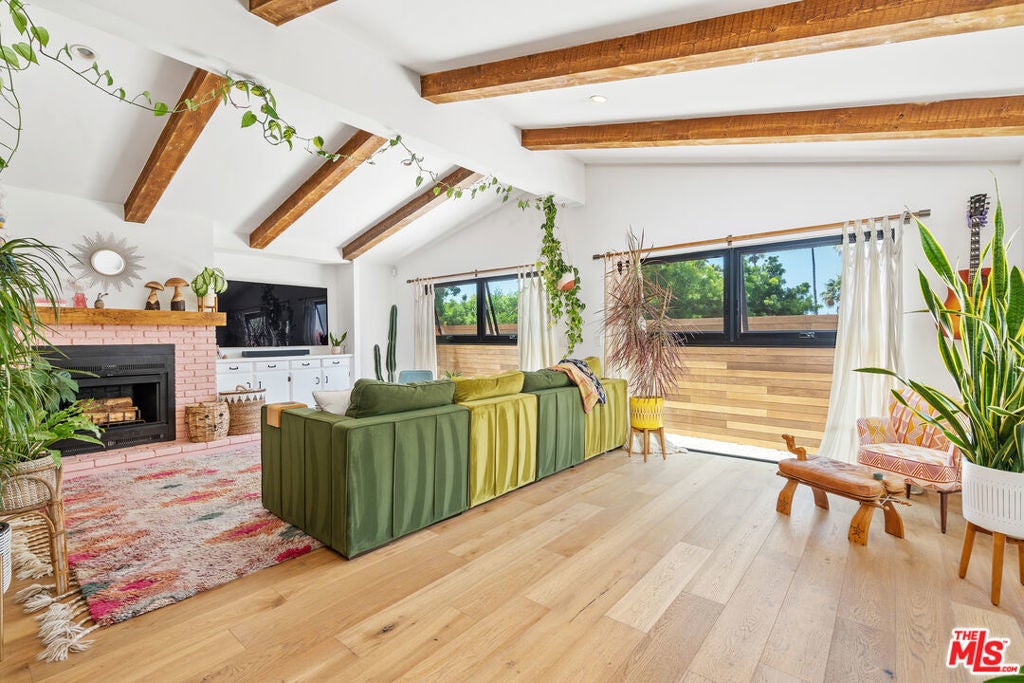 Photo of Listing #26656865