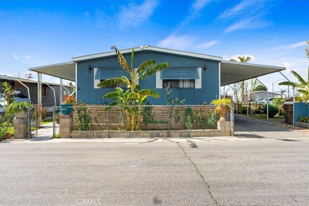 216 Vivian Lane, Bakersfield