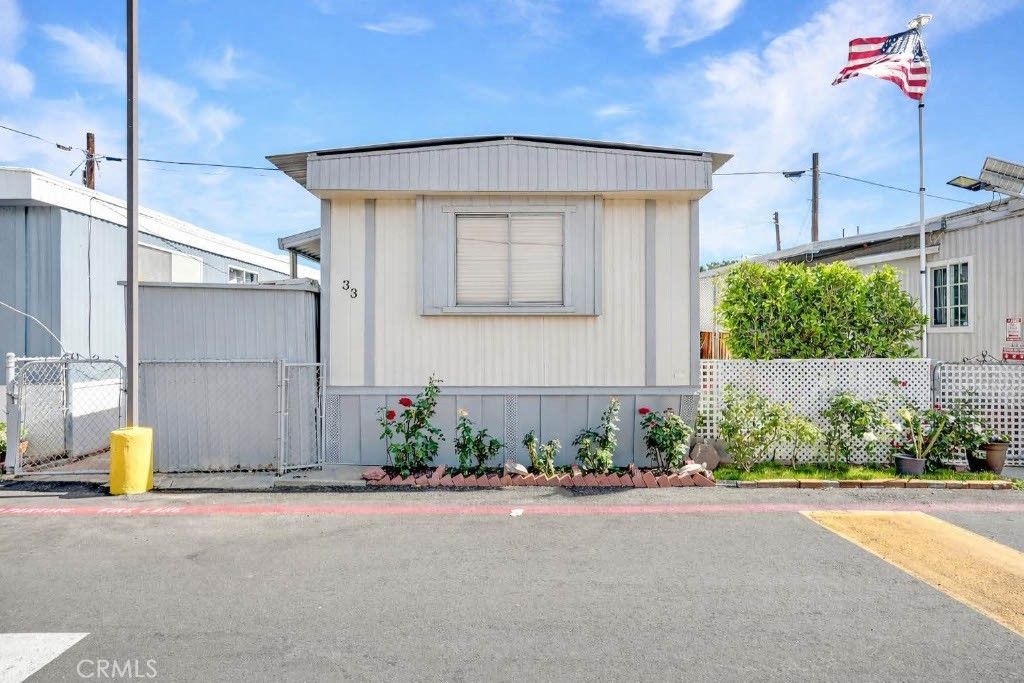 6154 Mission # 33, Riverside