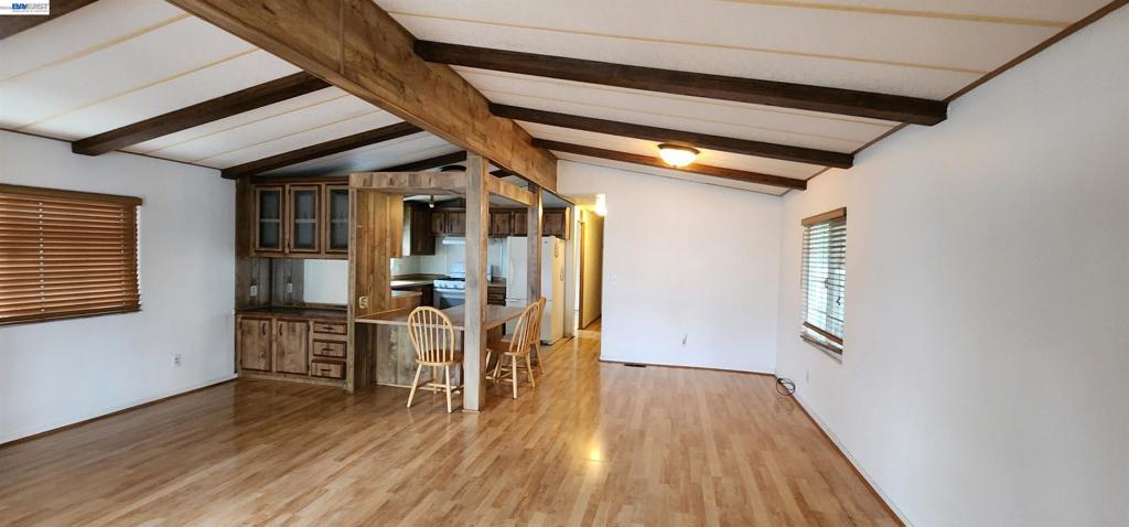 Photo of Listing #41128198