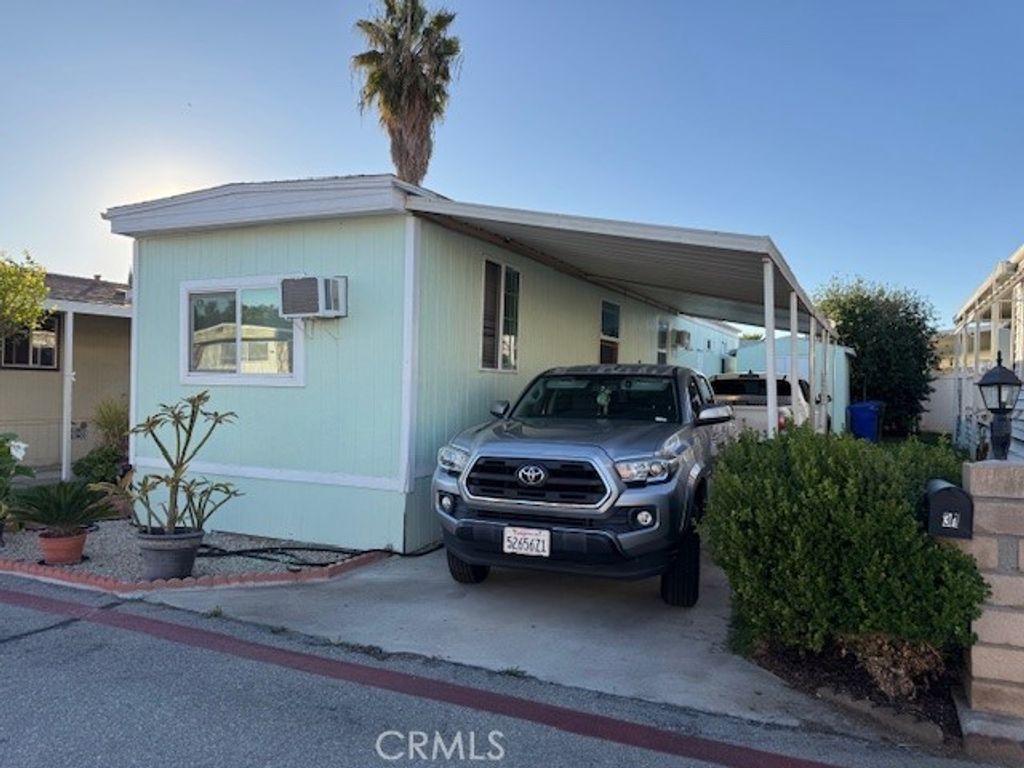 22111 Newport, Grand Terrace