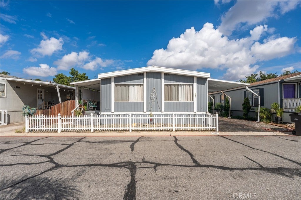 Photo of Listing #IV26073420