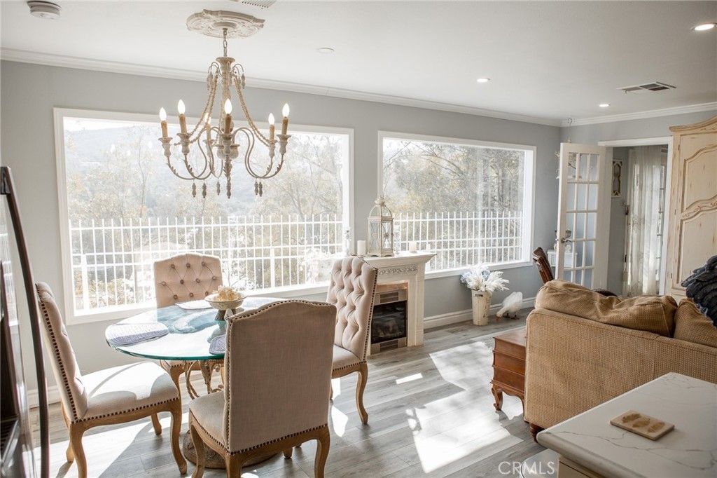 23777 Mulholland Hwy Spc 73, Calabasas