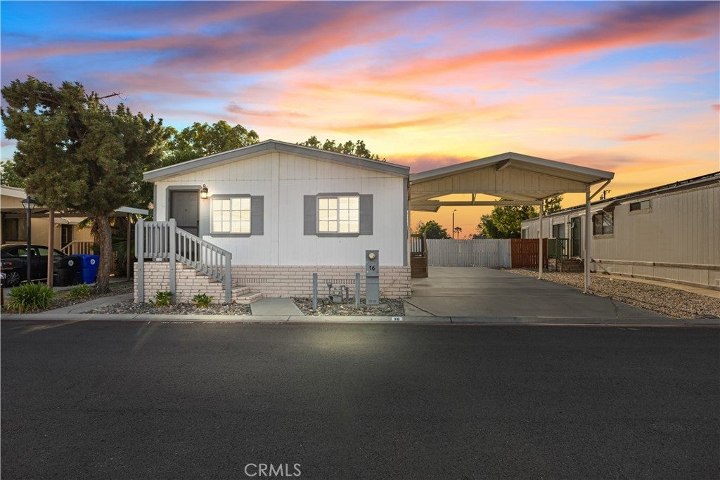 Photo of Listing #IV26078092