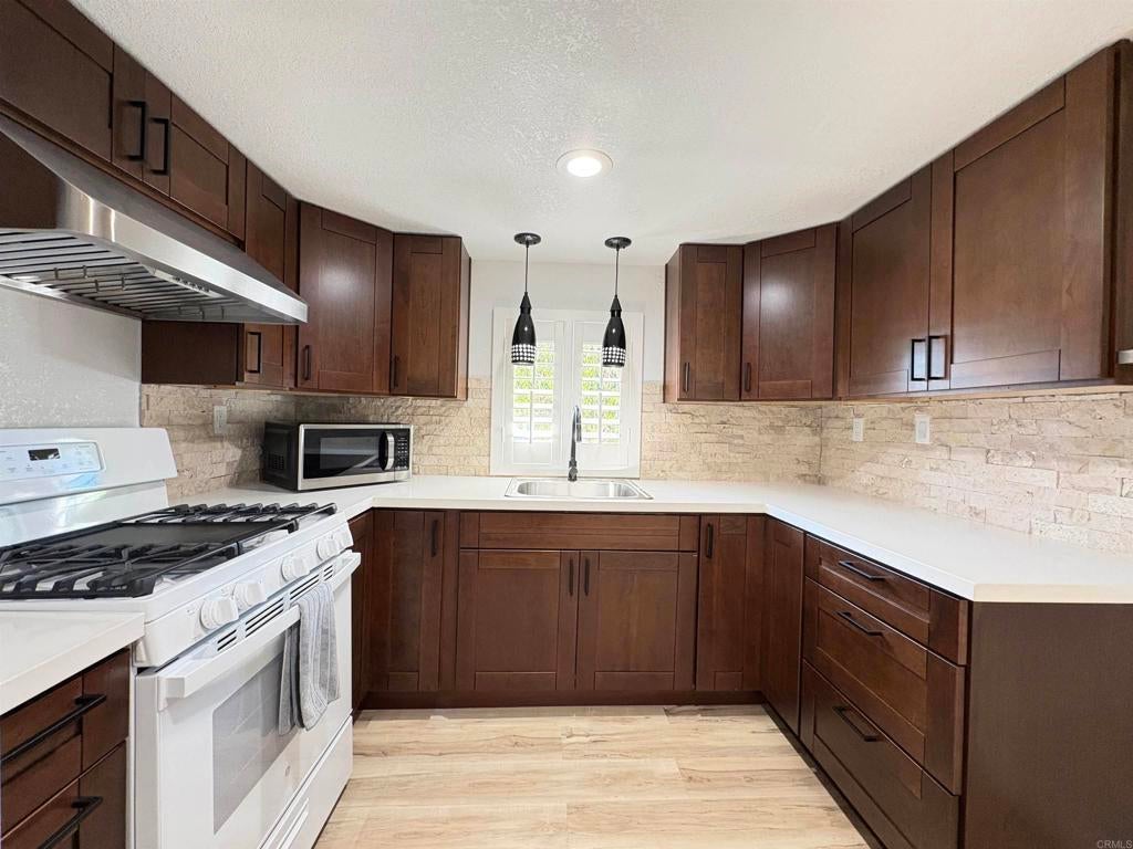 Photo of Listing #PTP2602955