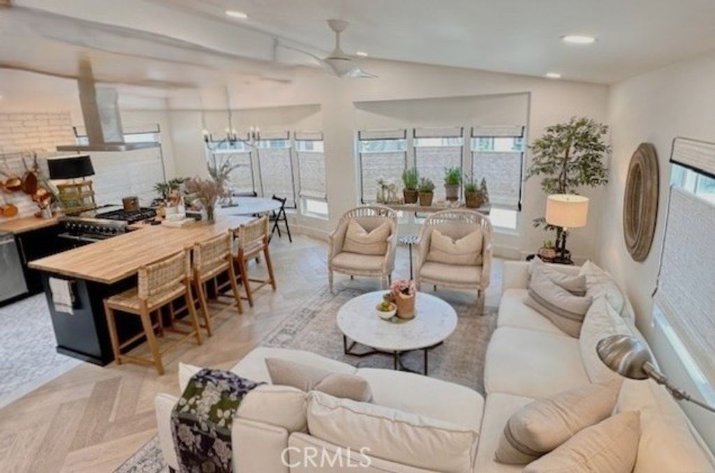 250 Mayflower, Newport Beach