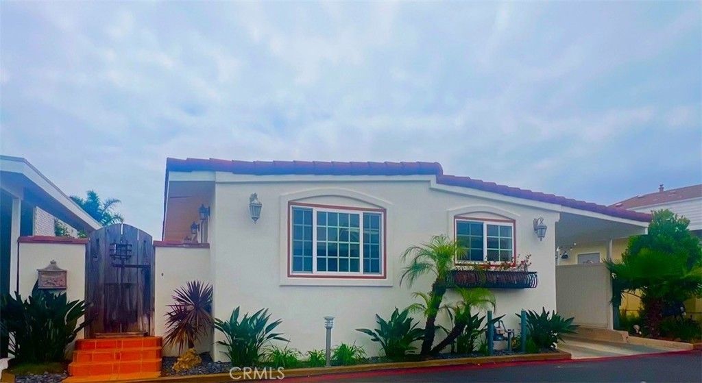121 Yorktown, Newport Beach