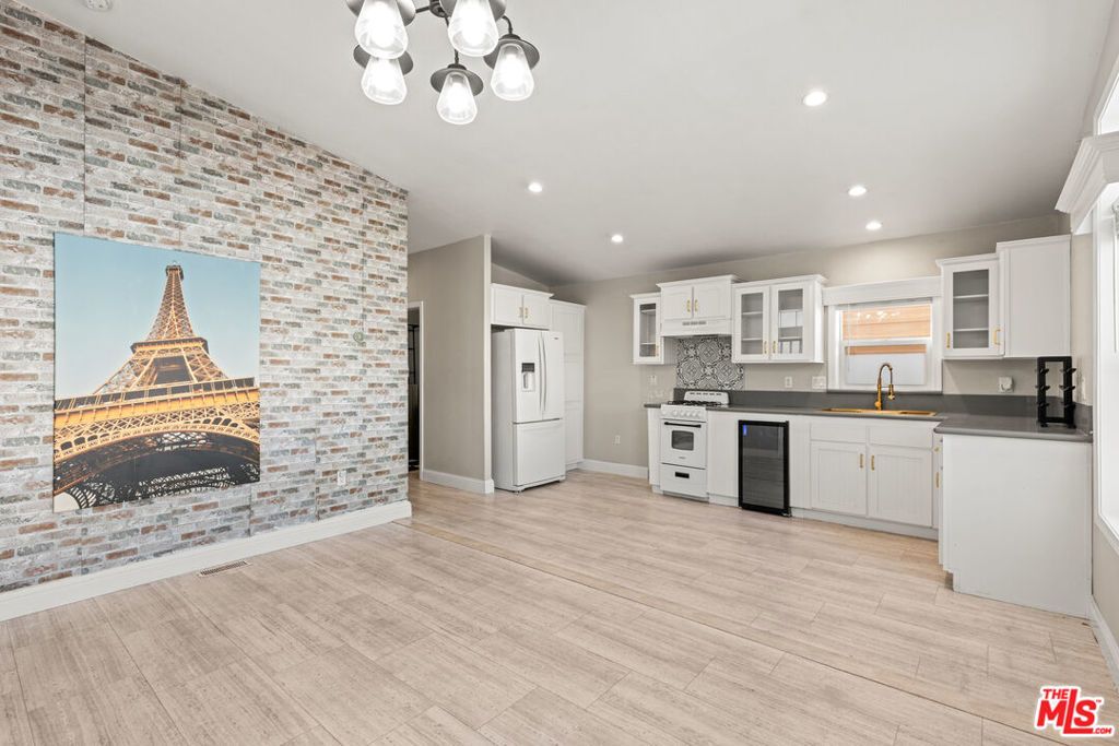 8250 Lankershim Boulevard # 112, North Hollywood