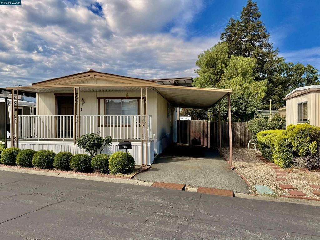 73 Donald Ln, Concord