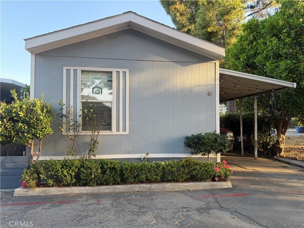 1461 W Mission Boulevard, Pomona