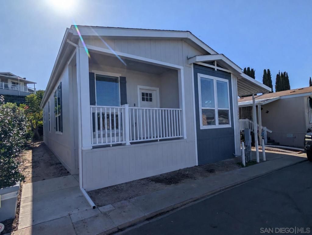 4898 1/2 Old Cliffs Rd, San Diego