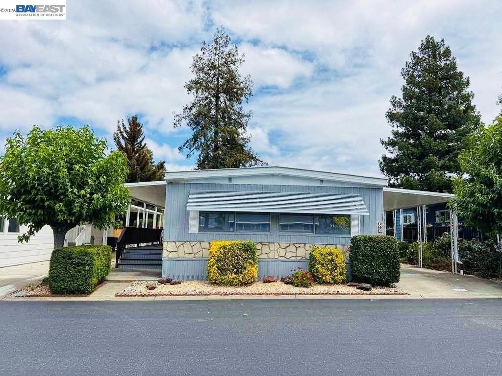 3231 Vineyard Ave, Pleasanton