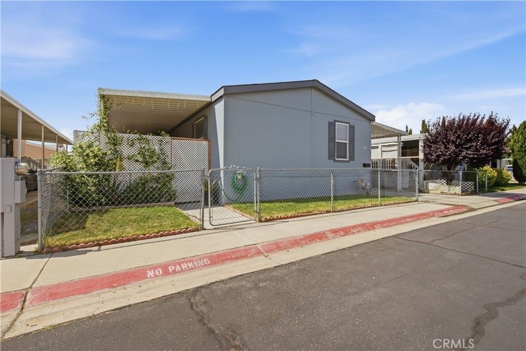 2545 E Avenue I, Lancaster