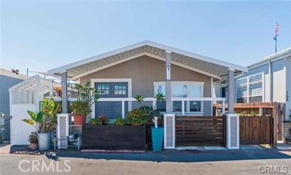 21752 15a Pacific Coast #15a, Huntington Beach