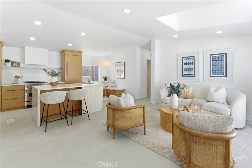 260 Mayflower, Newport Beach