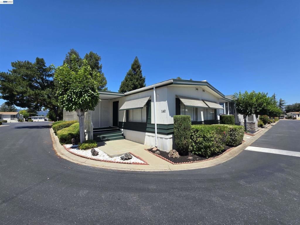 3231 Vineyard Ave, Pleasanton