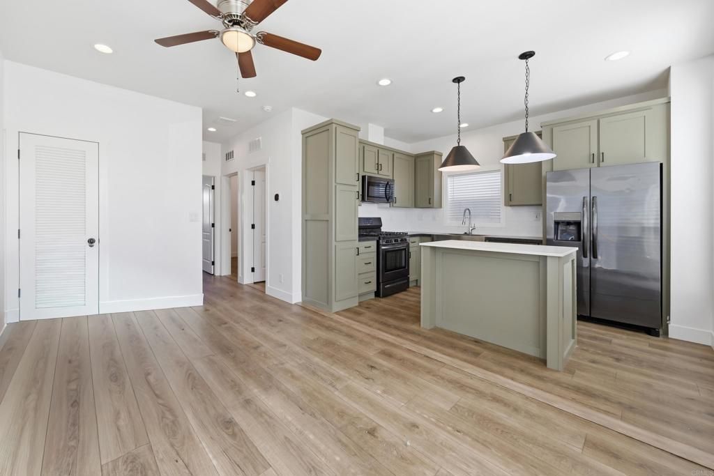 1369 E Main St # 32, El Cajon