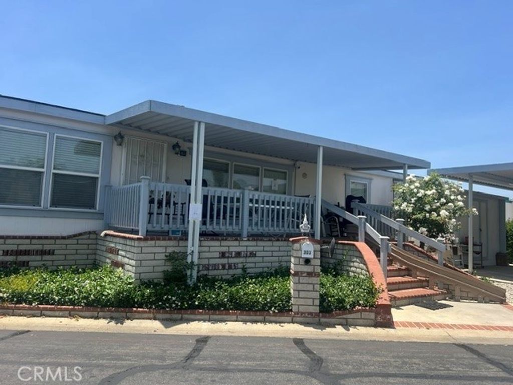 8811 Canoga Avenue # 303, Canoga Park