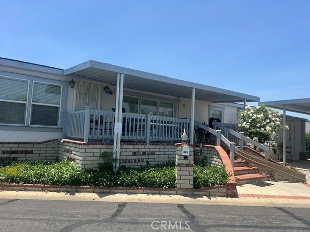 8811 Canoga Avenue # 303, Canoga Park